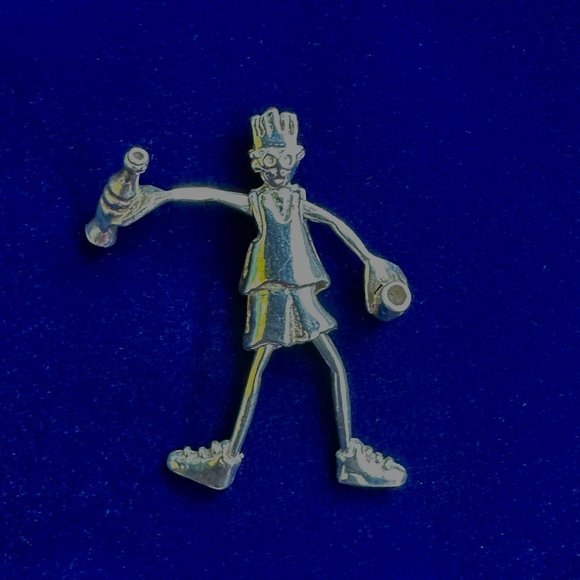 Jewelry - Silver charm youth with moving arms and legs